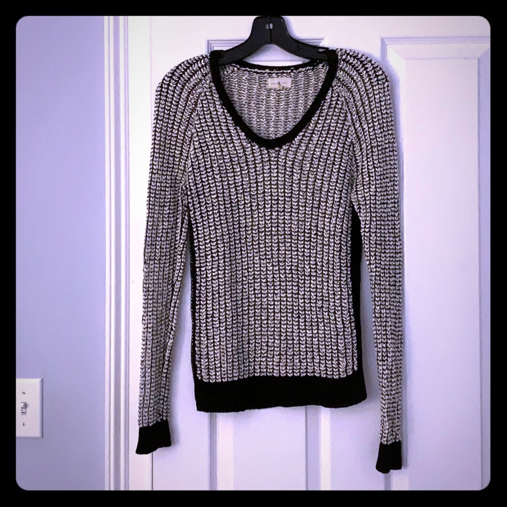 black and white knit sweater - Lou & grey
